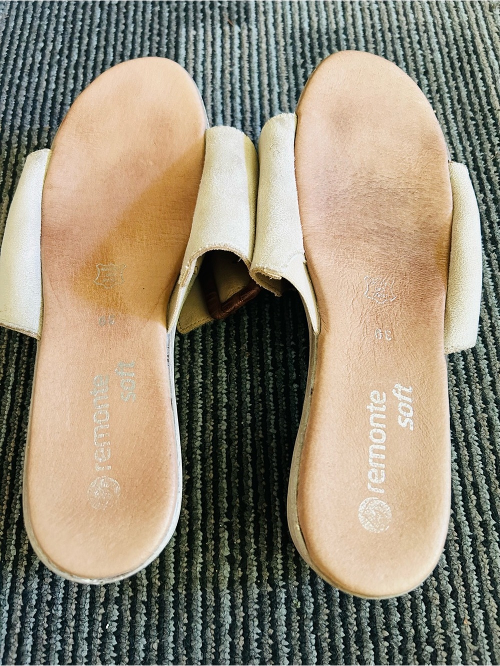 Remonte Soft Beige Suede DON56 Jerilyn Faux Buckle Mules Sandals size 39 8 - Picture 6 of 11